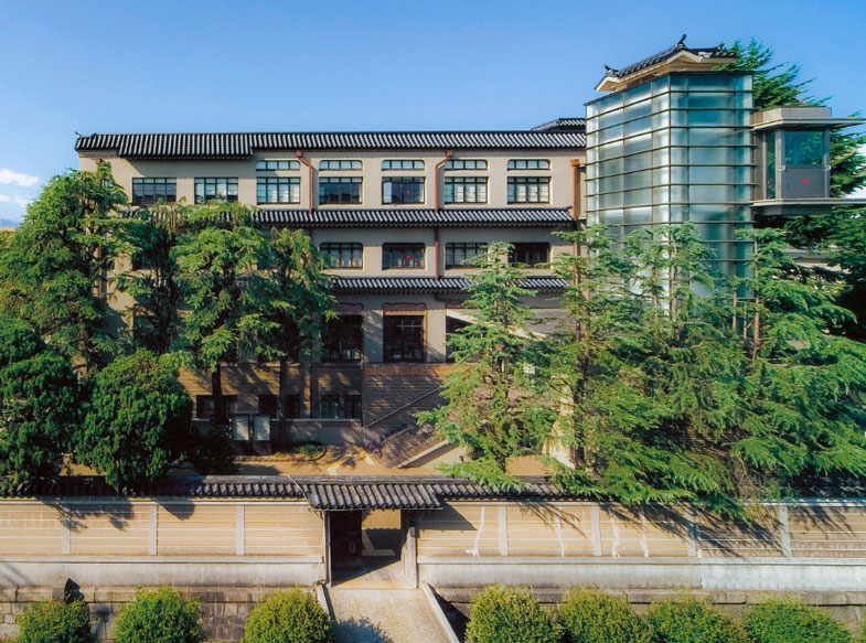 龍谷大学大宮図書館